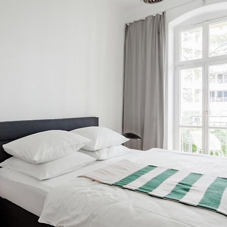 Luxury 2 Bedroom Apartment In The Heart Of Mitte, เบอร์ลิน ภายนอก รูปภาพ